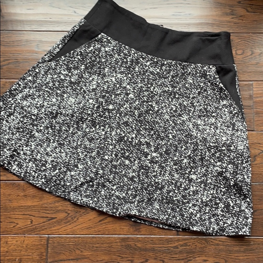 Kenneth Cole skirt pockets elastic waist black